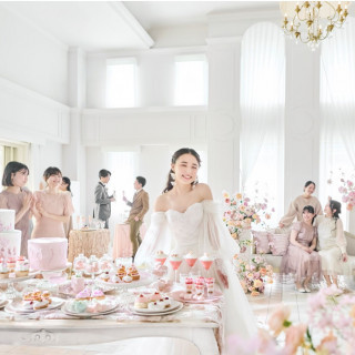 月曜限定！花嫁体験＝ステンドグラス輝く本格大聖堂×ドレス試着＆絶品美食