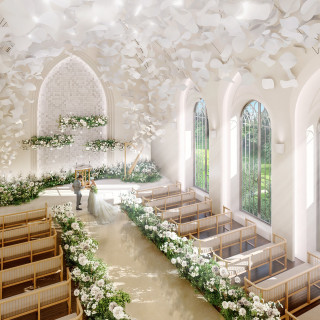 「白×グリーン」を基調とした白亜の大聖堂。花嫁らしい無垢な美しさ、可憐さが表現されます