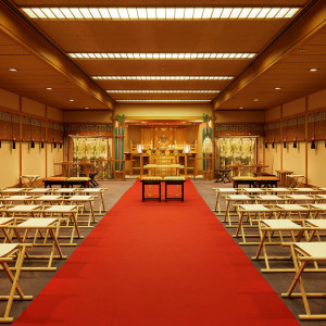 日本古来から続く神前式。凛とした空気に背筋が伸びます。|新横浜プリンスホテルの写真(12914148)