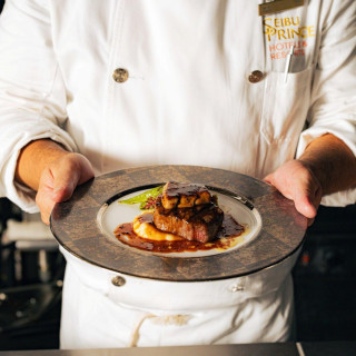 人気No.1【豪華15大特典】黒毛和牛試食&絶景チャペル感動挙式体験