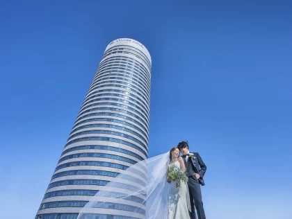 地上140mの絶景ウエディング
結婚式のその先も、
いつでも戻ってこれる場所として