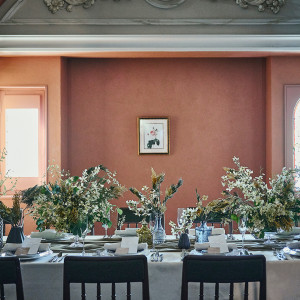家族や友人と小人数での会食ではおふたりも一緒にテーブルを囲むスタイルが人気|ST.MARGARET WEDDING（セント・マーガレット ウエディング）の写真(44236016)