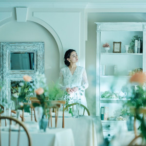 大きな窓から木もれ陽が差し込む開放的なグランドメゾン＜ドゥ・キャップ＞|ST.MARGARET WEDDING（セント・マーガレット ウエディング）の写真(44232967)