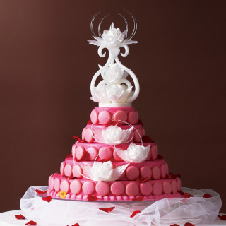 “パティスリー界のピカソ”と名高い「ピエール・エルメ」が手掛けるウエディングケーキも。