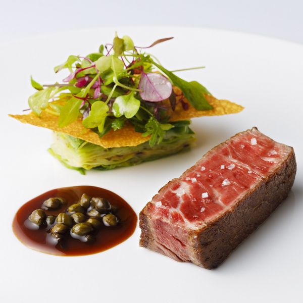 フランス料理「SAKURA」のレストランウエディングなら、ミシュラン星付きシェフのメニューでのおもてなしも可能|ホテルニューオータニ大阪の写真(28809170)