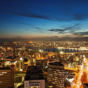 都会の夜景とともにご披露宴の余韻に浸っていただけます…|ホテル阪急インターナショナルの写真(499859)