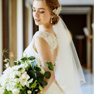気になる「衣装」は、5つの提携ドレスサロンから、お気に入りの一着を見つけていただけます！