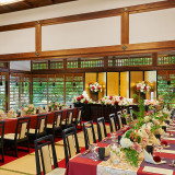 神館「紅音(あかね)」コーディネート
古典的な和の趣きを紅色に託した演出