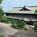 住吉の杜に抱かれるように佇む吉祥殿