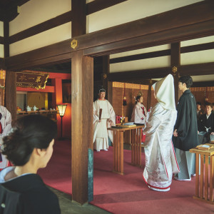 御本殿での挙式はご参列皆様もわすれられない時間に|住吉大社の写真(31398770)