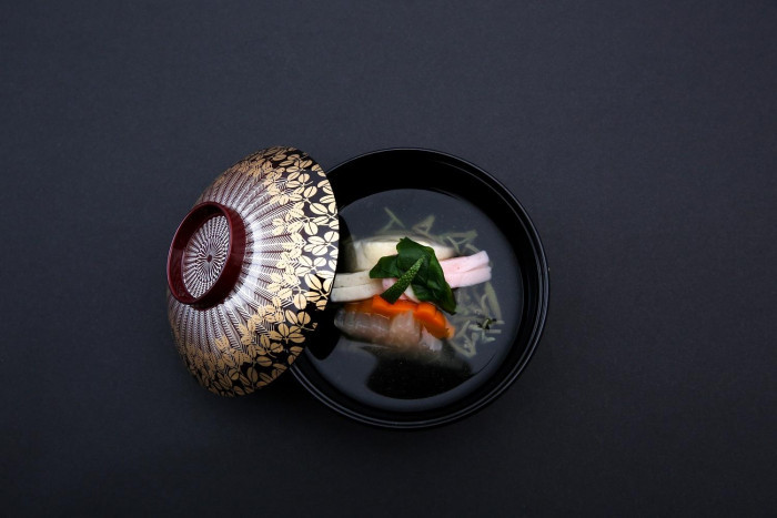 月に一度開催される試食付きフェアでは、料理長が厳選した3品のコース料理をご賞味いただきます