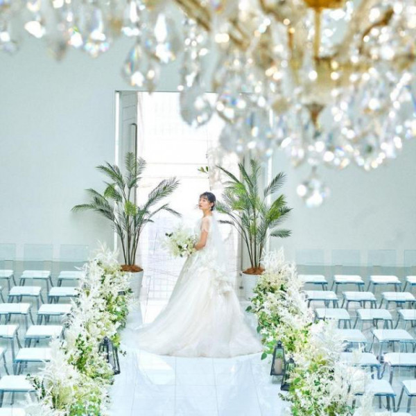 光に包まれるチャペルで、永遠の瞬間を写真に