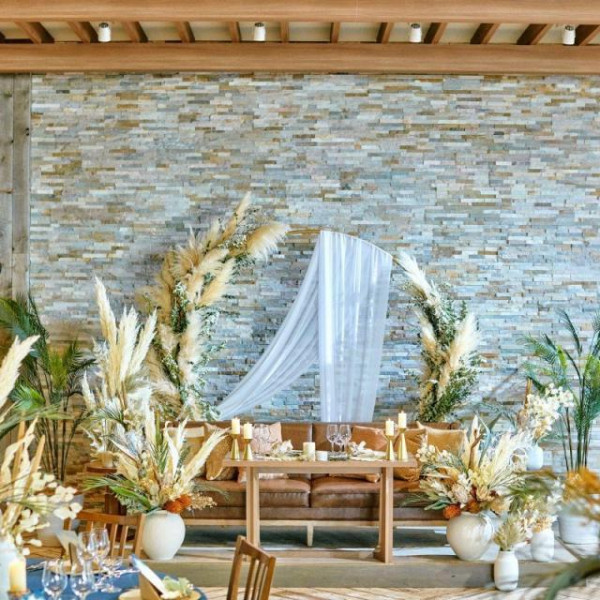 季節の花で彩る、ナチュラル＆上品な装飾