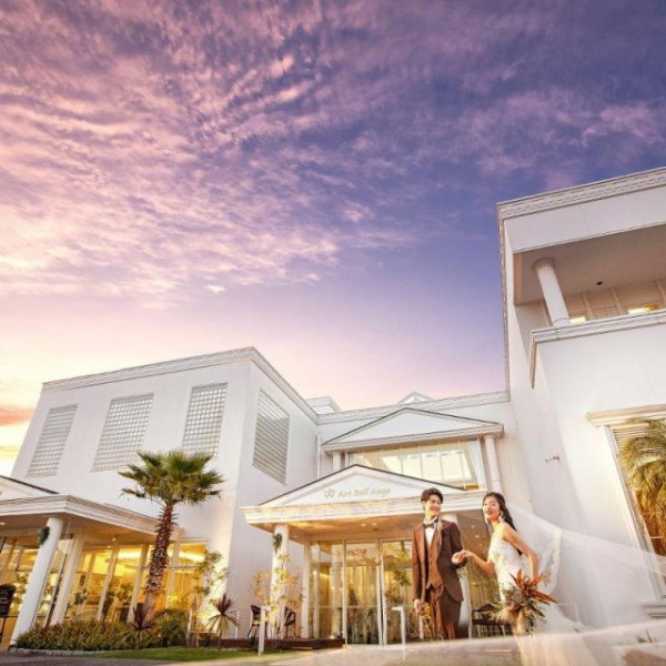 光が瞬くロマンチックなナイトウエディング