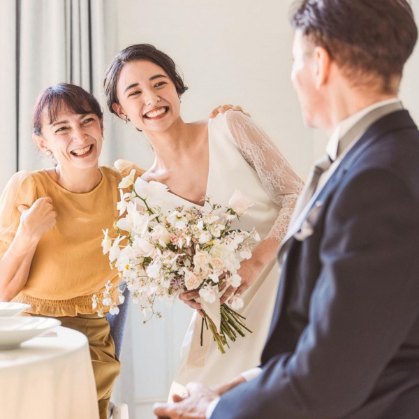 《結婚式必須アイテムより最大90万円優待！》