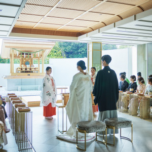 伝統的な神前挙式に現代のセンスを融合させた明治記念館【庭園の儀式殿】|明治神宮・明治記念館の写真(44129253)