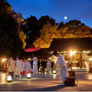 【開催日限定】幻想的な夜の明治神宮「灯り参進」体験フェア