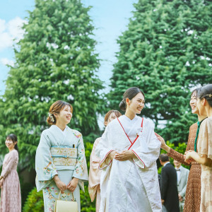 美しい緑が生い茂る「庭園」で、ふたりの素敵な思い出の一枚を|明治神宮・明治記念館の写真(45088192)