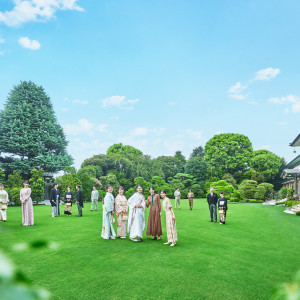 美しい緑が生い茂る「庭園」で、ふたりの素敵な思い出の一枚を|明治神宮・明治記念館の写真(45087529)