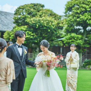 美しい緑が生い茂る「庭園」で、ふたりの素敵な思い出の一枚を|明治神宮・明治記念館の写真(45088191)