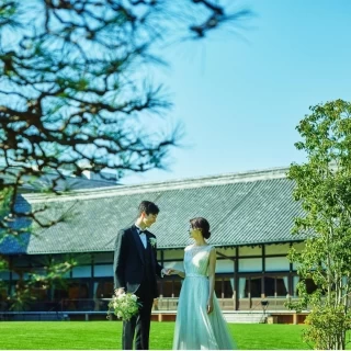 「ご新郎ご新婦レンタル衣裳料最大半額」などの豪華成約特典をご用意しております