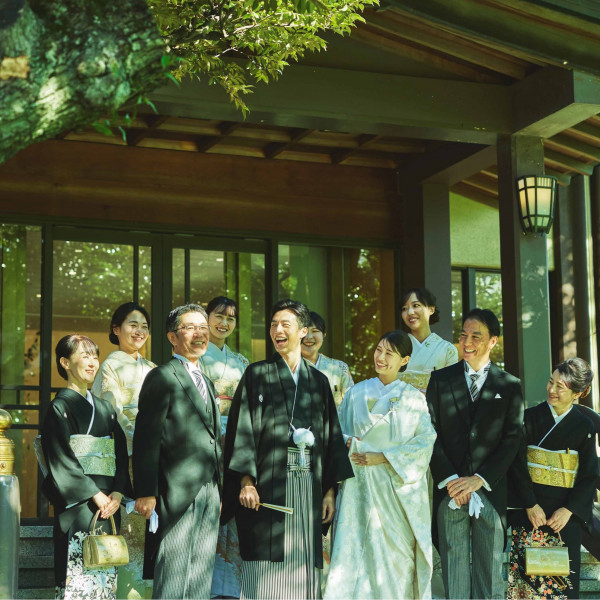 【庭園の儀式殿】では、これまでの神前挙式とはひと味違う演出も可能にします