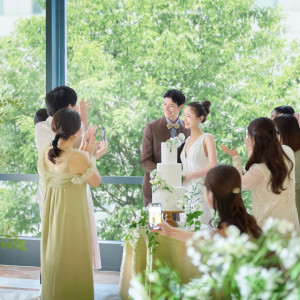 近い距離間でゲストと過ごすパーティ。|アニヴェルセル 表参道の写真(50289603)