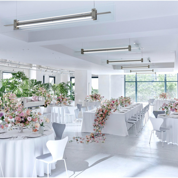 100名以上収容可能な披露宴会場あり