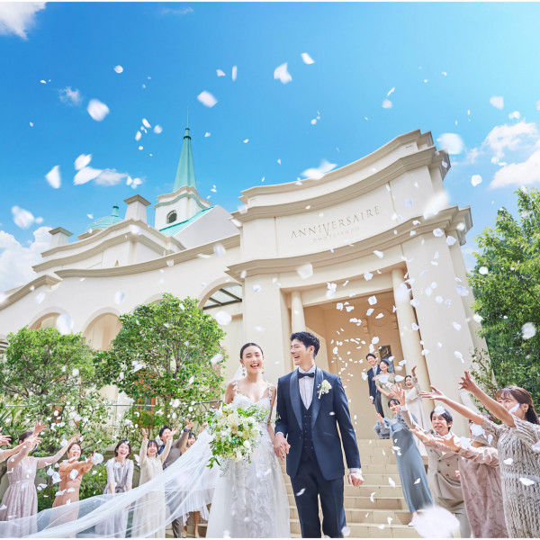 「憧れ」を叶える大聖堂チャペルと祝福に包まれるアフターセレモニー