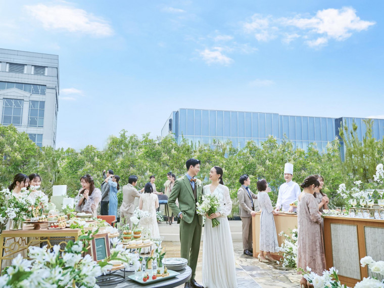 アニヴェルセル表参道の最上階、表参道を見晴らすガーデンテラス