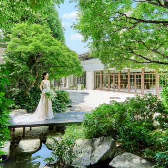 財閥の迎賓館時代に京都から招いた庭師が手掛けた庭園。結婚式当日はこの庭園も貸切に