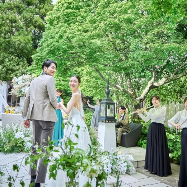 テラスやリビングスペースまで貸切にする贅沢な時間を