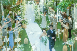 ゲストと一緒に記念撮影|麻布迎賓館/テイクアンドギヴ・ニーズウェディングの写真(50451714)