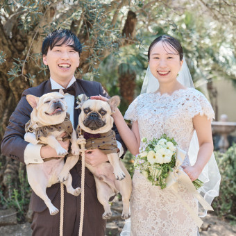 お庭なら披露宴もペット参加OK。一軒家貸切だからこそ叶う、家族みんなが揃う大切な1日に。