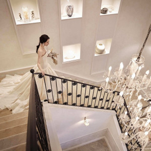 ブティックホテルを彷彿させる螺旋階段は、花嫁の心をくすぐる|アーフェリーク白金の写真(12670840)