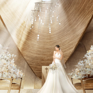 凛とした世界観ながら、気持ちが通い合う温かな挙式が叶う|アーフェリーク白金/テイクアンドギヴ・ニーズウェディングの写真(57108182)