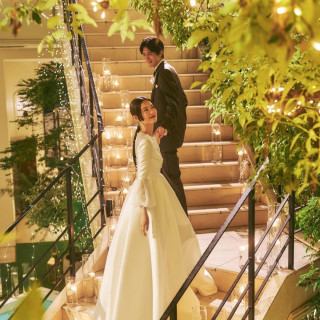 ガーデンパーティなどにぴったりなシンプルでナチュラルなドレスも数多くご用意しています