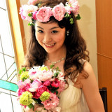 一度はやってみたい花冠。お花の種類や色、ボリュームなどご希望に応じてお作りいたします。