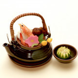 季節の土瓶蒸し 旬の食材にあわせて、ご提案いたします