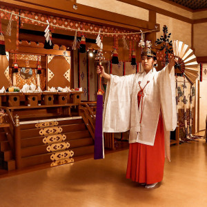-巫女舞-|射水神社 うつくしの杜 結婚式場の写真(26409256)