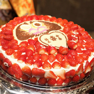 ダルマをデザインした和のウエディングケーキ|射水神社 うつくしの杜 結婚式場の写真(33994500)