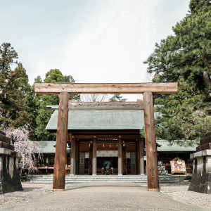 伊勢神宮の外宮から譲り受けた第一鳥居|射水神社 うつくしの杜 結婚式場の写真(26626572)