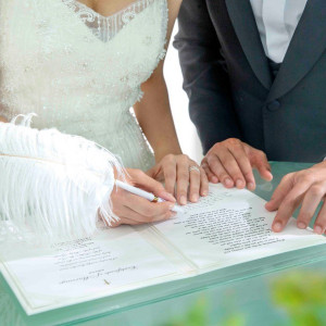 結婚式してよかった！家族や親しい友人に見守られながらの挙式。