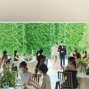 森に囲まれた披露宴会場|ララシャンス 博多の森の写真(55857466)