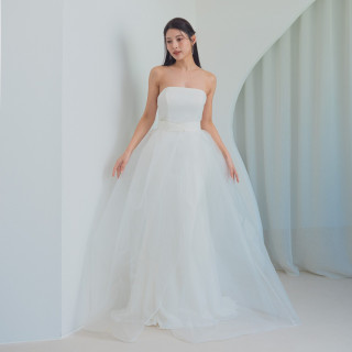 憧れの「ISAMU MORITA・JILL STUART・ハツコエンドウ・蜷川実花」を始め、世界的に支持されるドレス