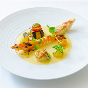 2025秋冬新作メニュー◆久賀島産車海老のグリルと帆立貝のポワレ 金目鯛のベニエを添えて
爽やかなソースシャンパーニュ|レストランひらまつ博多の写真(54520548)