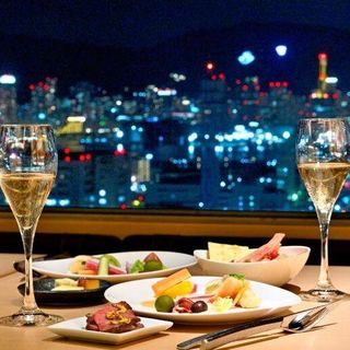 【豪華15大特典】1周年記念ペアディナーへご招待★