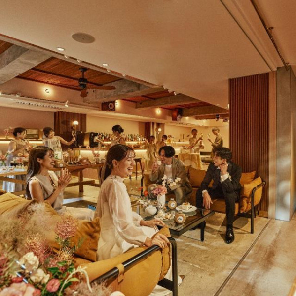 パーティーの終盤はラウンジでデザートビュッフェを