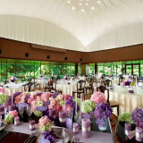 「The Terrace Room」は、窓ガラス越しに広がる中庭と中島公園の四季折々のロケーションを望むことのできる開放感溢れるパーティスペースです。