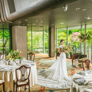 「The Terrace Room」は、窓ガラス越しに広がる中庭と中島公園の四季折々のロケーションを望むことのできる開放感溢れるパーティスペースです。|札幌パークホテルの写真(38755339)